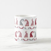 Rijen van vakantiegranen in de sneeuw koffiemok (Center)