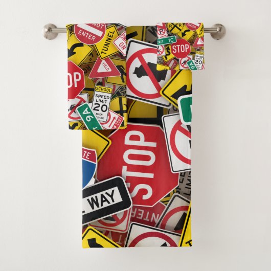 Rijinstructeur Fun Road Sign Collage Bad Handdoek (Insitu)