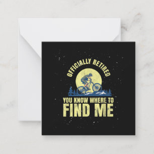 Rijwielfietsen met fietsen in het gebergte, in rus notitiekaartje