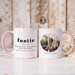 RILEY Modern Cute Funtie Definition Foto Auntie Mok<br><div class="desc">Deze keramische mok is voorzien van een moderne lettertypecombinatie en een leuke definitie van 'schimmels'. Deze koffiebeker is het perfecte geschenk voor je favoriete tante daar,  voor haar verjaardag,  voor een zwangerschapsaankondiging of voor Kerstmis. Voeg uw foto eenvoudig aan de andere kant toe voor een leuke persoonlijke aanraking.</div>