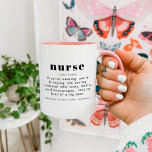 RILEY Modern Cute Nurse Definition Appreciation Mok<br><div class="desc">Deze keramische mok is voorzien van een moderne lettercombinatie en een leuke definitie van 'verpleegster'. Deze koffiebeker is het perfecte geschenk voor je favoriete verpleegster daar voor hun afstuderen,  hun waardering voor verpleegsters,  of gewoon omdat ze letterlijk ongelooflijk zijn.</div>