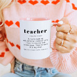 RILEY Modern Cute Teacher Definition Appreciation Mok<br><div class="desc">Deze keramische mok is voorzien van een moderne lettertypecombinatie en een leuke definitie van 'leraar'. Deze koffiebeker is het perfecte geschenk voor je favoriete leraar hier voor hun afstuderen,  waardering of gewoon omdat ze letterlijk geweldig zijn.</div>