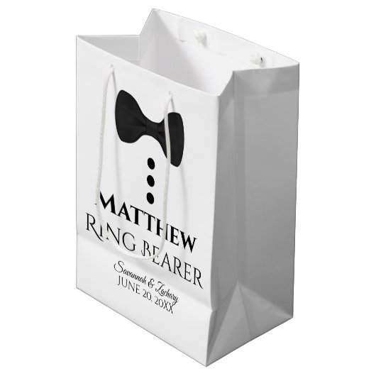 Ring Bearer Wedding Gift Bag met zwart Stropdas Medium Cadeauzakje (Voorkant Gekanteld)