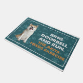 Ring deurbel en run de Akita moet oefening Deurmat (Schuin)