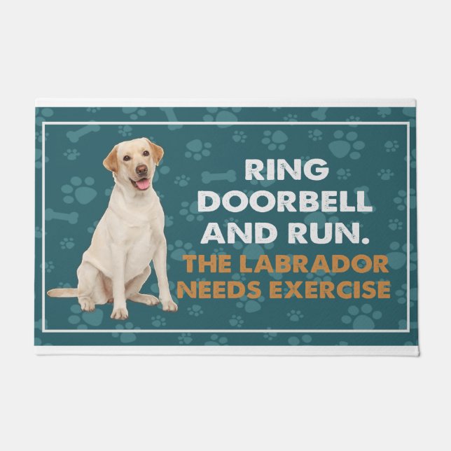 Ring deurbel en run de Labrador moet oefening Deurmat (Voorkant)