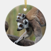 Ring-getrainde Lemur moeder en Baby Keramisch Ornament (Voorkant)
