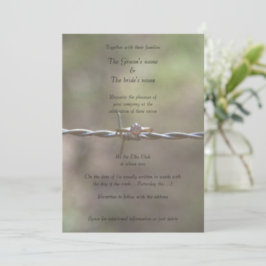Ring op uitnodiging van Barbed Wire Wedding (Staand voorkant)