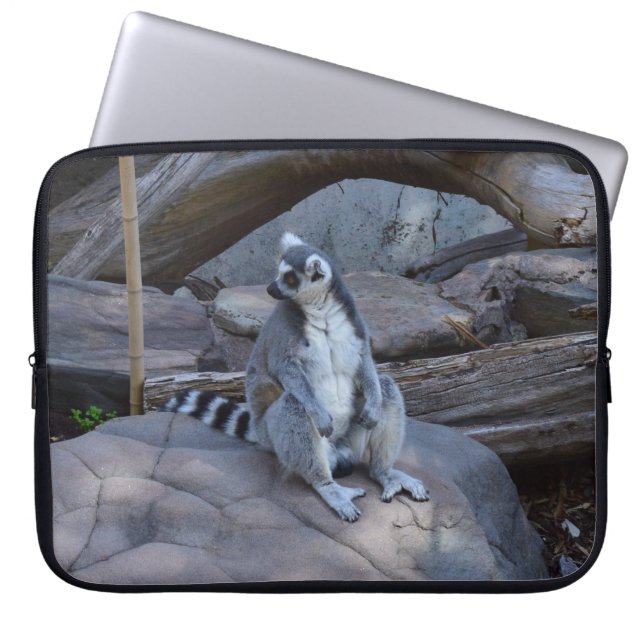 Ring Tail Possum Sitting Down, Laptop Sleeve (Voorkant)
