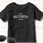Ring Veiligheid Ring Drager Naam Kinder Shirts<br><div class="desc">Laat je ringdrager als bijzonder aanvoelen met dit ring security t-shirt. Klik op - personaliseren - om eenvoudig uw aangepaste naam toe te voegen. Stijlvol zwart-wit ontwerp.</div>