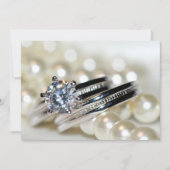 Rings en White Pearls Wedding Invitation Kaart (Voorkant)