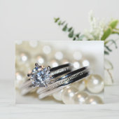 Rings en White Pearls Wedding Invitation Kaart (Staand voorkant)