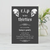 RIP 30s naar haar Twintiger Goth Skulls 40e Verjaa Kaart (Staand voorkant)