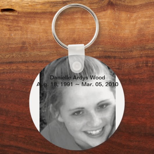 RIP Danielle Ardys Wood Sleutelhanger (Voorkant)
