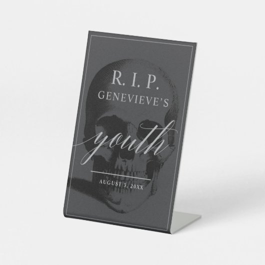 RIP Jongerenvoetteken Reclamebord Met Voetstuk (Voorkant)