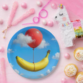 Ripe Banana Floating In Sky with Red Balloon Papieren Bordje (Feest)