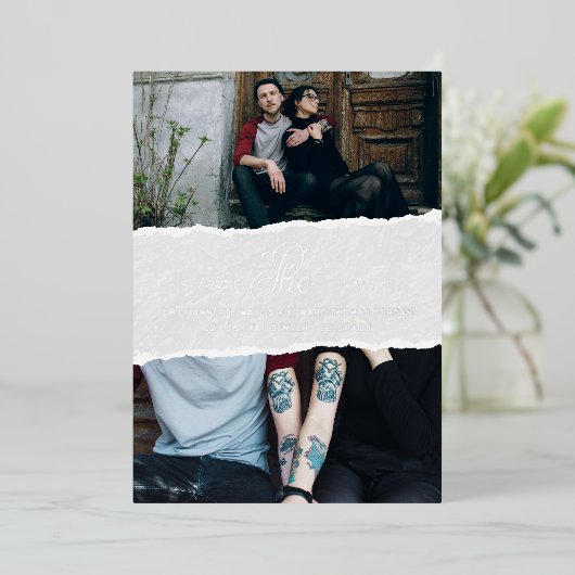 Ripped Paper Effect Wedding Custom Photo Script Folie Uitnodiging (Staand Voorkant)