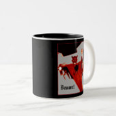 "Rising Devil"-Mok Tweekleurige Koffiemok (Voorkant rechts)