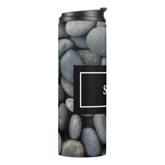 River Rocks met naam en monogram Thermosbeker (Gedraaid links)