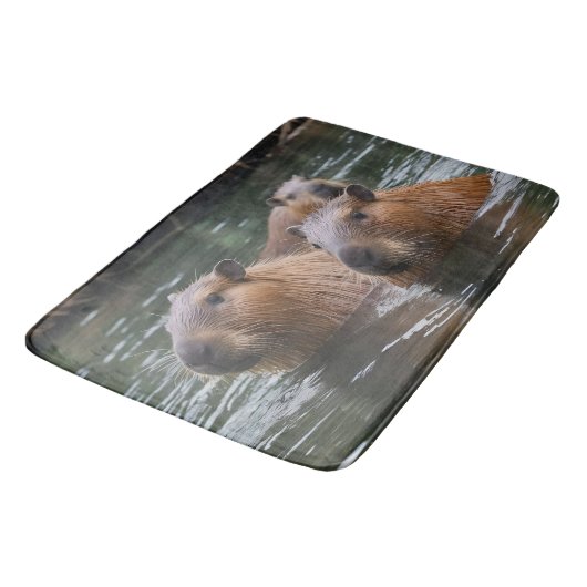 River Serenity: Capybaras Zwemmen in de Flow Badmat (Gekanteld)