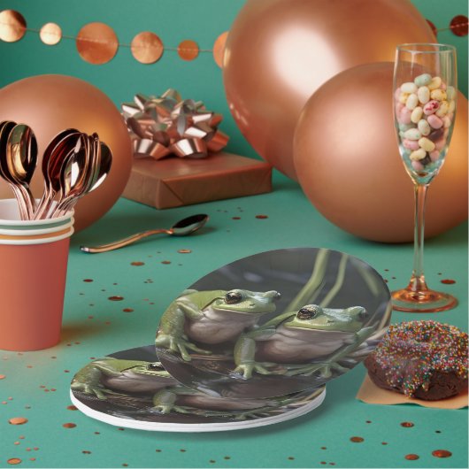 Riveround Wonders: twee mollige groene kikkers bij Papieren Bordje (Multi)