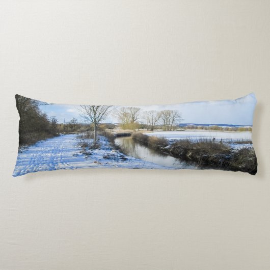 Riverside Engels Winter Walk - Gepersonaliseerd Lichaamskussen (Voorkant)