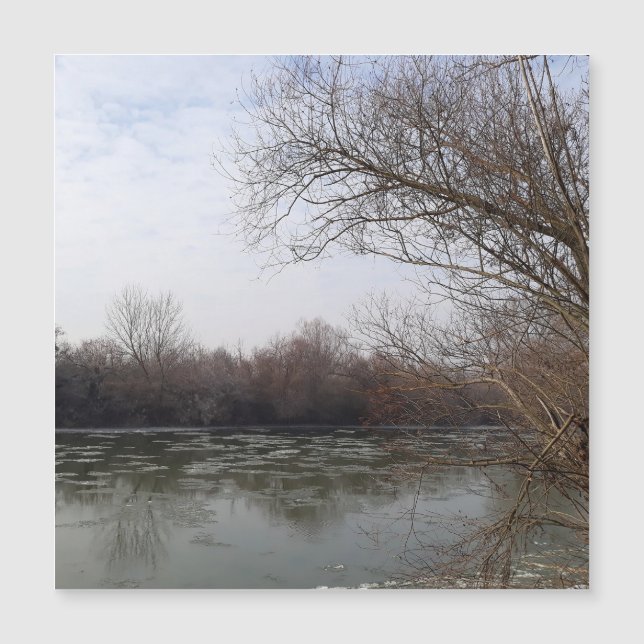 Riverside in de winter (Voorkant)