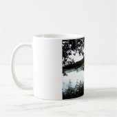 Riverside met bomen en riet foto koffiemok (Links)