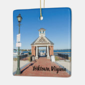 Riverwalk Landing in Yorktown Virginia Keramisch Ornament (Links)