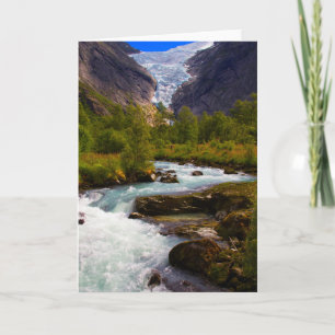 Rivier die stroomt uit de Briksdal-gletsjer Kaart