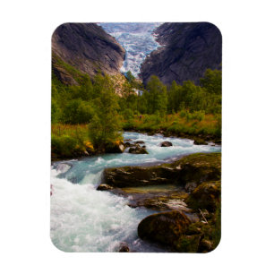 Rivier die stroomt uit de Briksdal-gletsjer Magneet