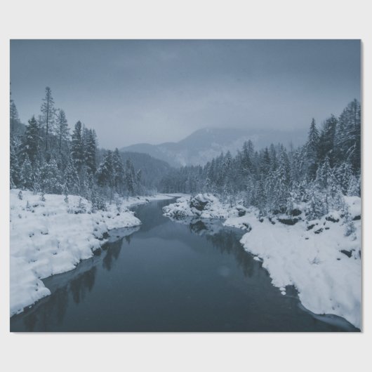 RIVIER OVERGELEID DOOR SNEEUW GEDEKT GEBIED MET PI CADEAUPAPIER (Vlak)