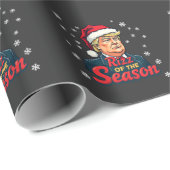 Rizz van het seizoen Grappig Trump Kerstman Cadeaupapier (Rol Hoek)