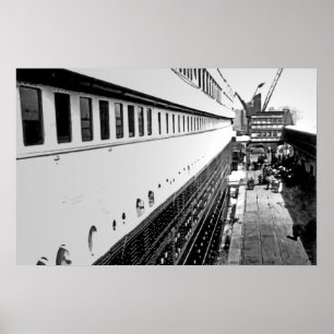 RMS Titanic: Passagiers Embark Poster