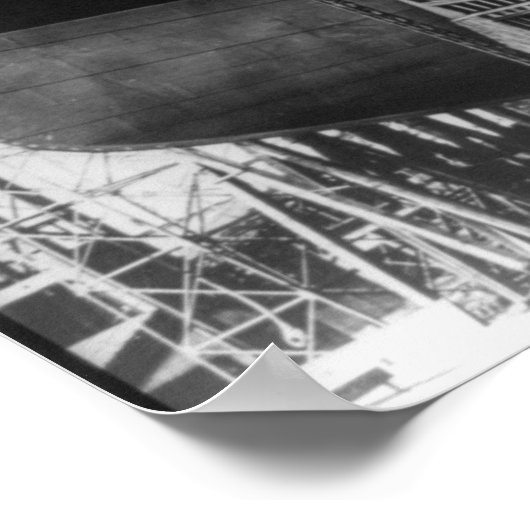 RMS Titanic - Steamship under construction Poster (Hoek)