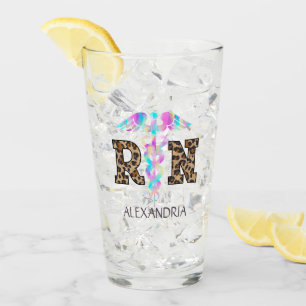 "RN" in Leopard Print- Kleurrijke Medische Logo Glas