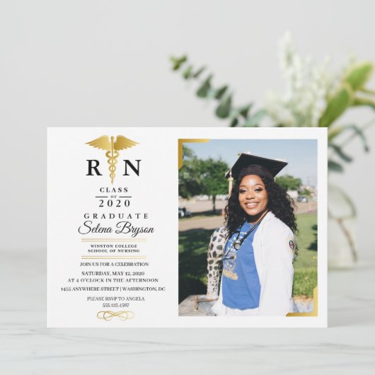 RN Nurse Afstuderen Aankondiging Fotokaart (Staand voorkant)