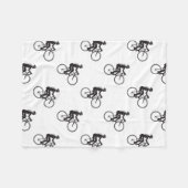 Road Cyclist Racing Woodcut Fleece Deken (Voorkant (Horizontaal))