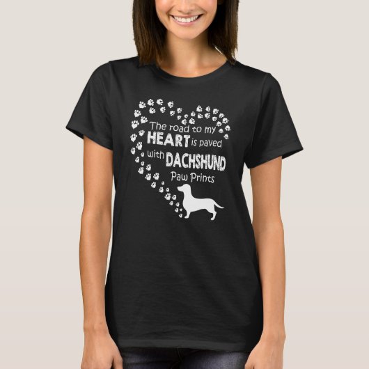 Road Heart Teckel Paw Prints T-shirt (Voorkant)