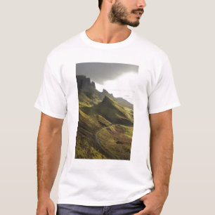 Road naar het opstijgen van de Quiraing, eiland Sk T-shirt