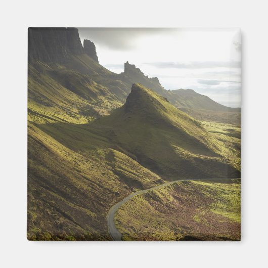 Road naar het opstijgen van de Quiraing op het eil Magneet (Voorkant)