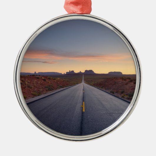 Road to Monument Valley Tribal Park Metalen Ornament (Voorkant)