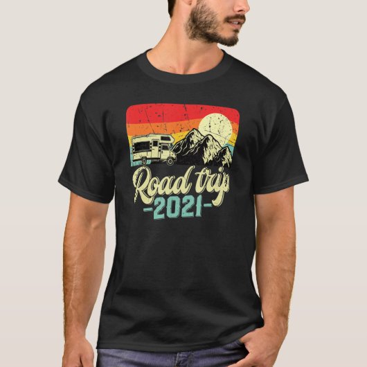 Road Trip 2021 Retro  Camper T-shirt (Voorkant)