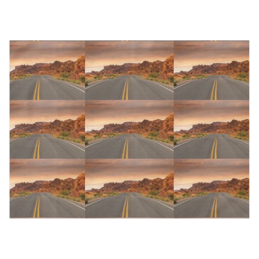 Road trip zonsondergang tafelkleed (Voorkant (Horizontaal))