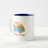 road trippin | Pinda's voelen zich vrij Tweekleurige Koffiemok (Voorkant links)