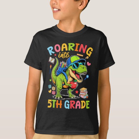 Roaring in de 5e klas terug naar school jongens T- T-shirt (Voorkant)