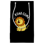 Roarsome Funny Roaring Lion Pun Dark BG Klein Cadeauzakje (Voorkant)