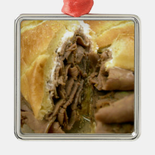 Roast beef sandwich met crèmegeit metalen ornament
