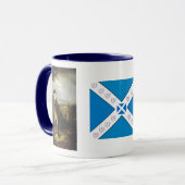 Robert Burns met de Mok van de Schotse Saltire Cof (Voorkant links)