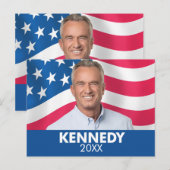 Robert F Kennedy JR 2024 - met vlag achtergrond Briefkaart (Voorkant / Achterkant)
