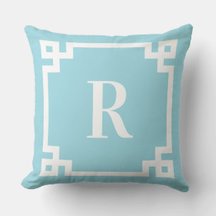 Robin Egg Blauw en Wit Grieks Key Border Monogram Buitenkussen